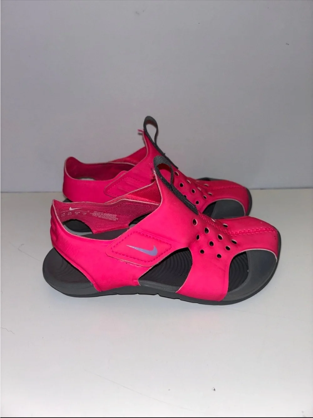 Nike girls Sunray Protect 2 'Hyper Pink Grey' kids size 11 c